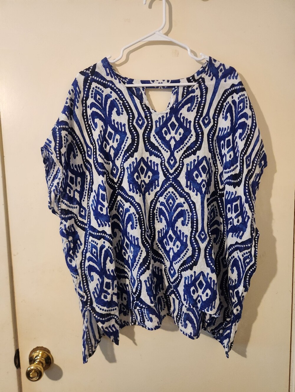 Blue and White Printed Women's Linen Top XXL B: 60"